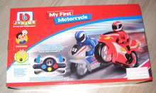 Indlæs billede til gallerivisning My first Bike. Bburago, fjernstyret motorcykel.