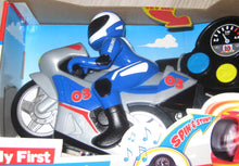 Indlæs billede til gallerivisning My first Bike. Bburago, fjernstyret motorcykel.