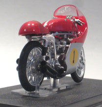 Indlæs billede til gallerivisning MV Agusta 500. John Surtees 1956. Ixo 1:24