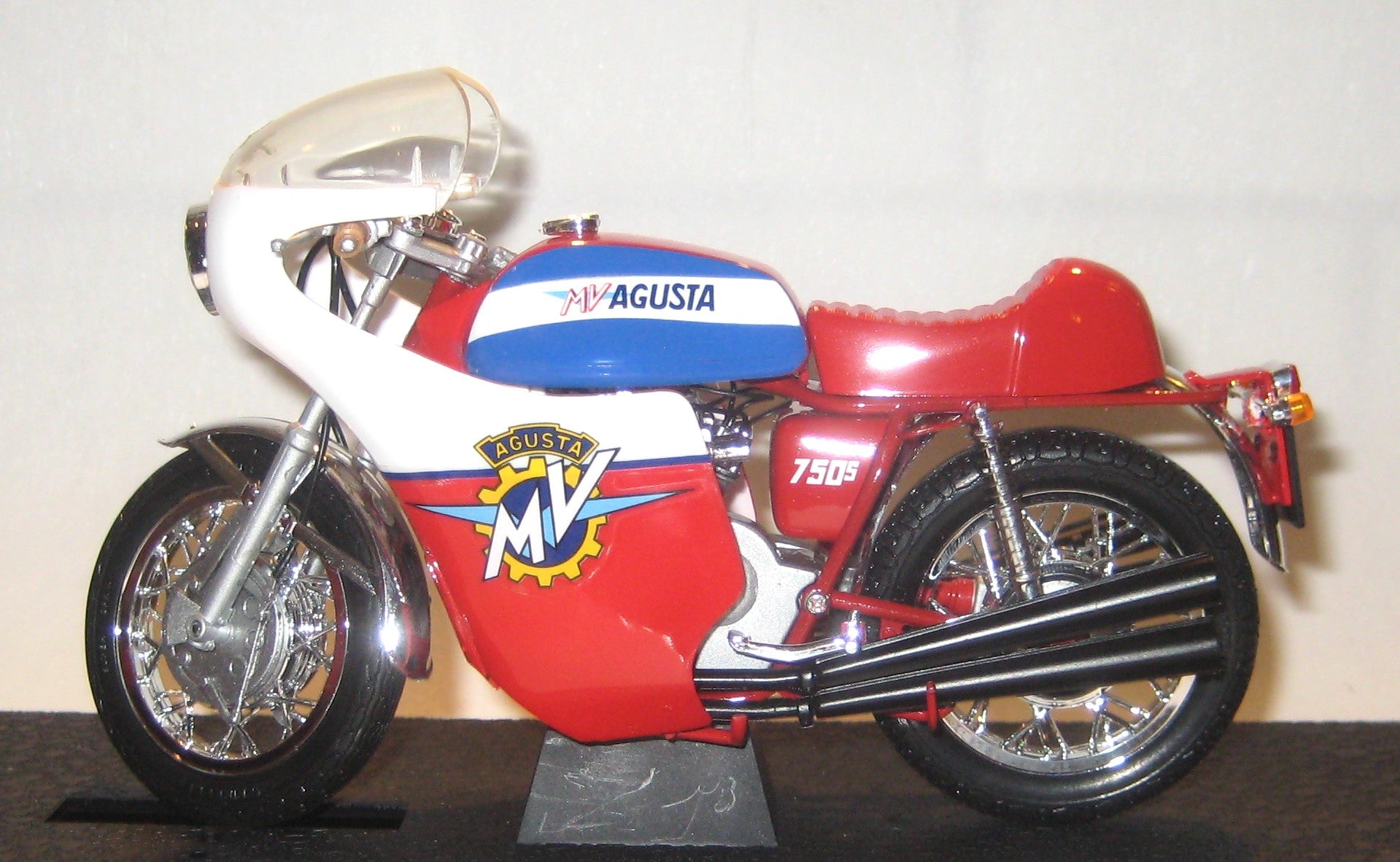 オートバイ・バイク Revell MV Agusta Street Racer 1/12 Amazon | 超希少！ 1/12 MV アグスタ アガスタ 750S