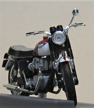 Indlæs billede til gallerivisning Triumph Bonneville. 1967. T120 Atlas Classic Motorbikes 1:24