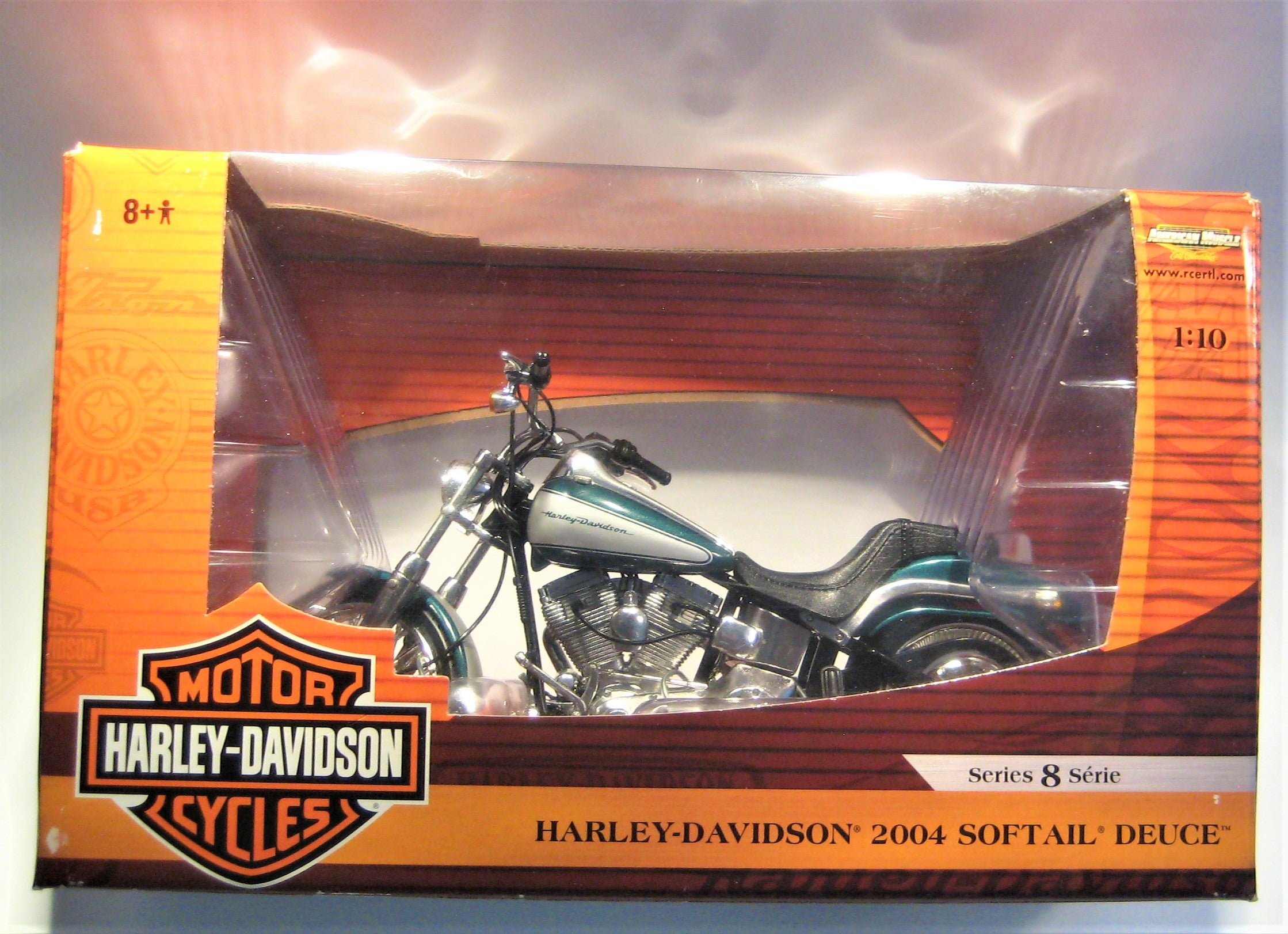 ミニカー HARLEY-DAVIDSON 2004 SOFTAIL DEUCE 1/10 2004 Harley Softail Deuce 1:10 Ertl American Muscle 33154