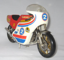 Indlæs billede til gallerivisning Suzuki. GP. Guiloy 1:10 VINTAGE