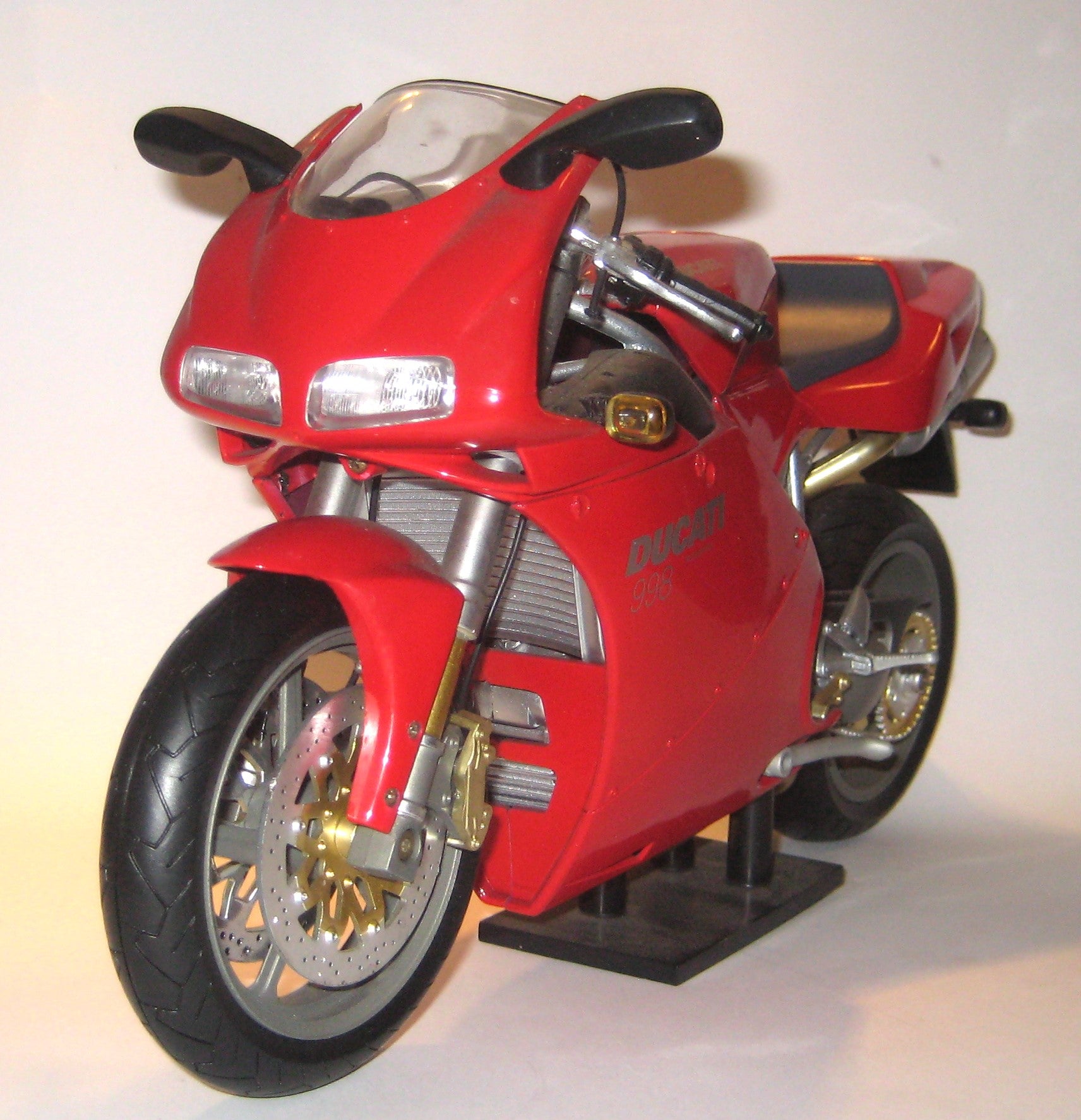 Ducati 998 testastretta. 1999-2002. 1:6 NewRay – modelmotorcykler.dk