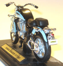 Indlæs billede til gallerivisning Honda Shadow VT1100C. Welly 1:18
