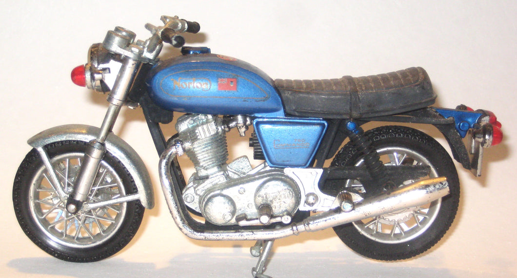 Norton  750 Commando. Polistil 1:15