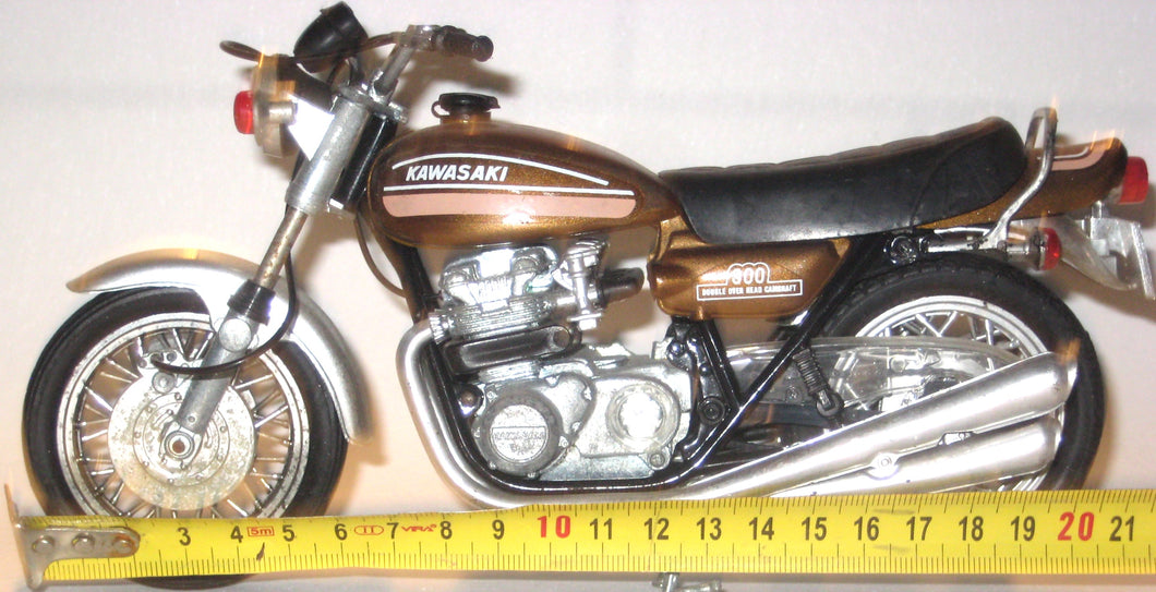 Kawasaki 900. Polistil 1:10 VINTAGE