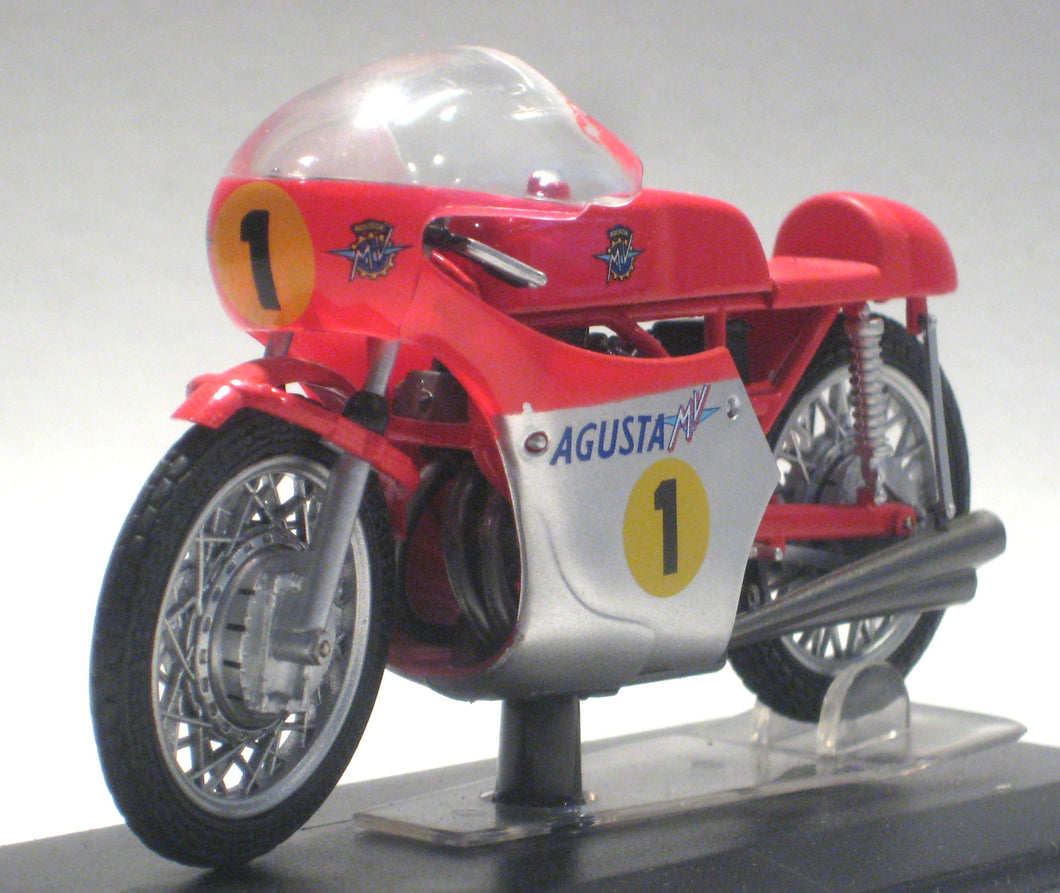 MV Agusta 3 cil 500 cc. World Champion 1967. G. Agostini. Italeri 1:22