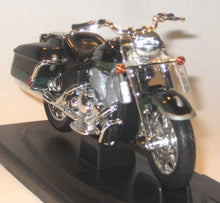 Indlæs billede til gallerivisning Yamaha Royal Star Deluxe Solitaire. Road Signature 1:8
