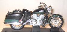 Indlæs billede til gallerivisning Yamaha Royal Star Deluxe Solitaire. Road Signature 1:8
