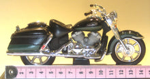 Indlæs billede til gallerivisning Yamaha Royal Star Deluxe Solitaire. Road Signature 1:8
