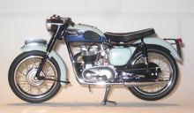 Indlæs billede til gallerivisning Triumph Bonneville 650 T120. 1959- Minichamps 1:12 HALV PRIS! BESKADIGET!
