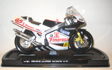 Indlæs billede til gallerivisning Honda NSR 500. Loris Caprirossi. Team Honda Pons. Guiloy 1:10
