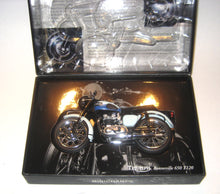 Indlæs billede til gallerivisning Triumph Bonneville 650 T120. 1959- Minichamps 1:12 HALV PRIS! BESKADIGET!
