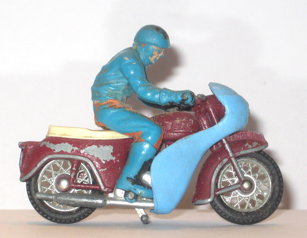 Triumph Speed Twin. Britains 1:32. VINTAGE