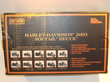 Indlæs billede til gallerivisning Harley-Davidson 2003 Softail DEUCE. Ertl 1:10
