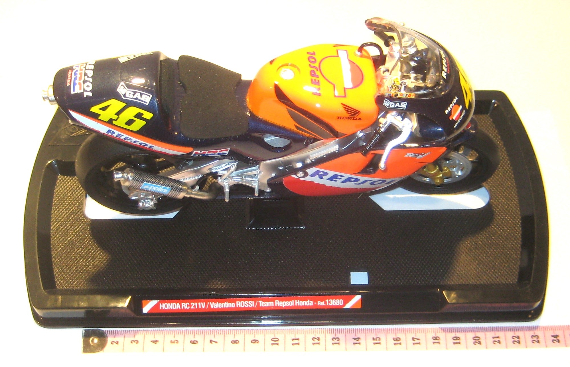 Honda RC 211v . 2002.Valentino Rossi. Guiloy 1:10