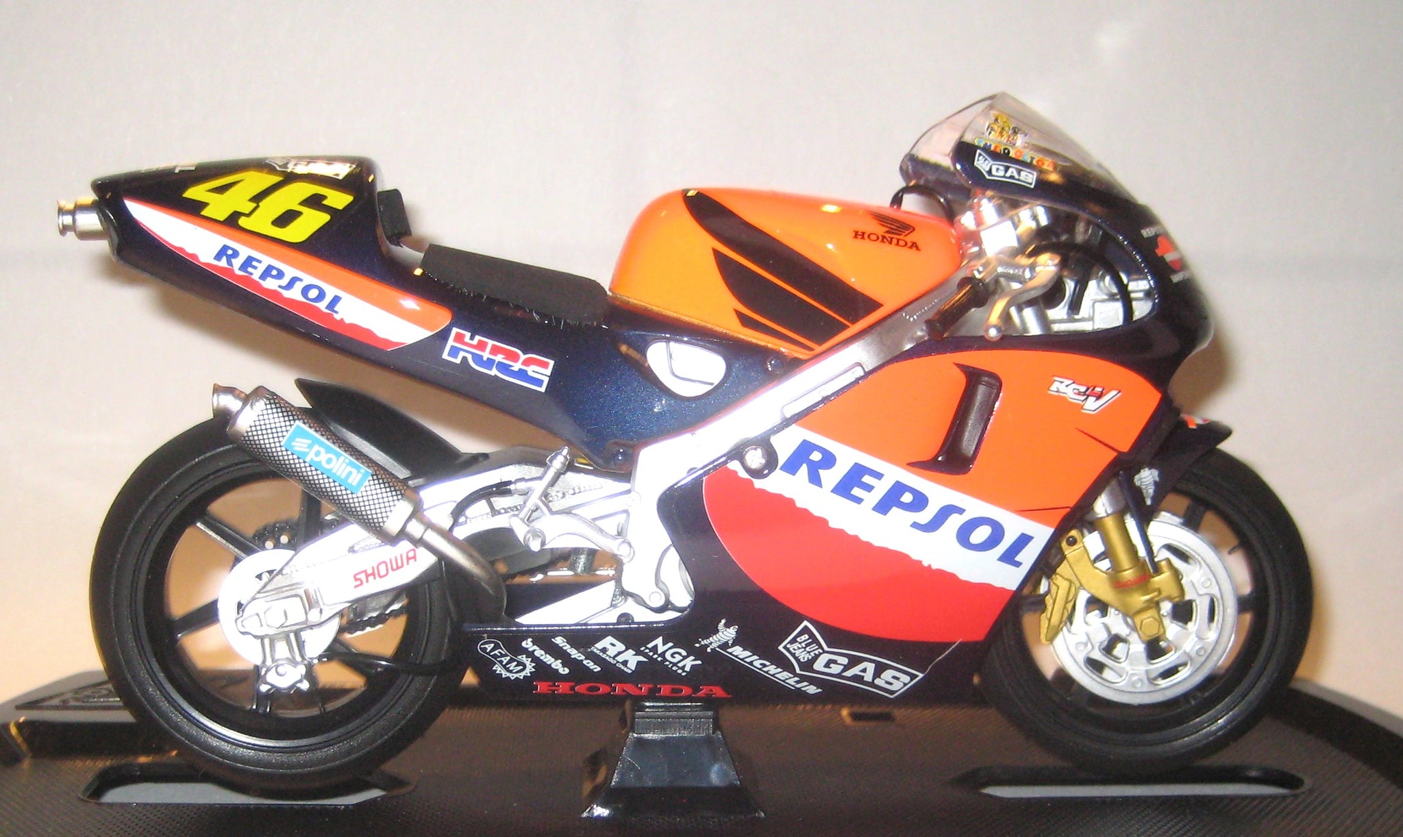 Honda RC 211v . 2002.Valentino Rossi. Guiloy 1:10