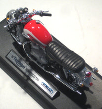 Indlæs billede til gallerivisning Triumph Bonneville. Welly 1:18
