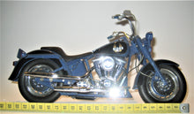 Indlæs billede til gallerivisning Harley Davidson. Fat Boy. Biker Blues. Franklin Mint 1:10
