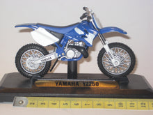 Indlæs billede til gallerivisning Yamaha  YZ250. Maisto 1:18
