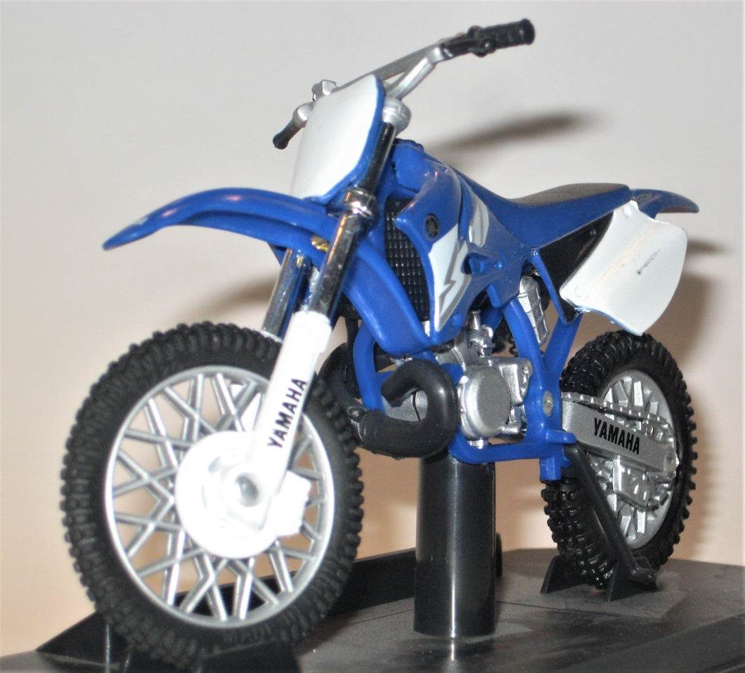 Yamaha  YZ250. Maisto 1:18