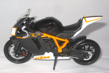 Indlæs billede til gallerivisning KTM 1190 RC8 R. bburago 1:18
