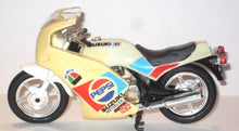 Indlæs billede til gallerivisning Suzuki GSX 600F. 1:18.
