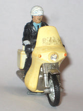 Indlæs billede til gallerivisning Norton. Politimotorcykel. Britains 1:32 VINTAGE
