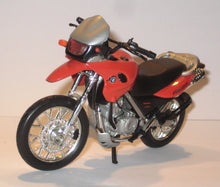 Indlæs billede til gallerivisning BMW F650GS. Dual. Welly 1:18
