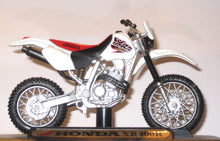 Indlæs billede til gallerivisning Honda XR400R. NewRay 1:18
