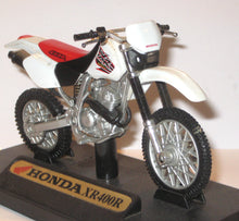 Indlæs billede til gallerivisning Honda XR400R. NewRay 1:18
