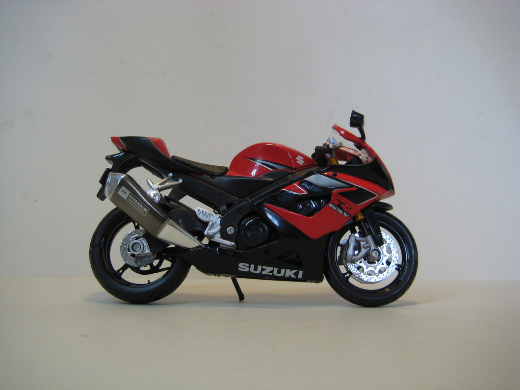 Suzuki R-GSX, Maisto 1:12