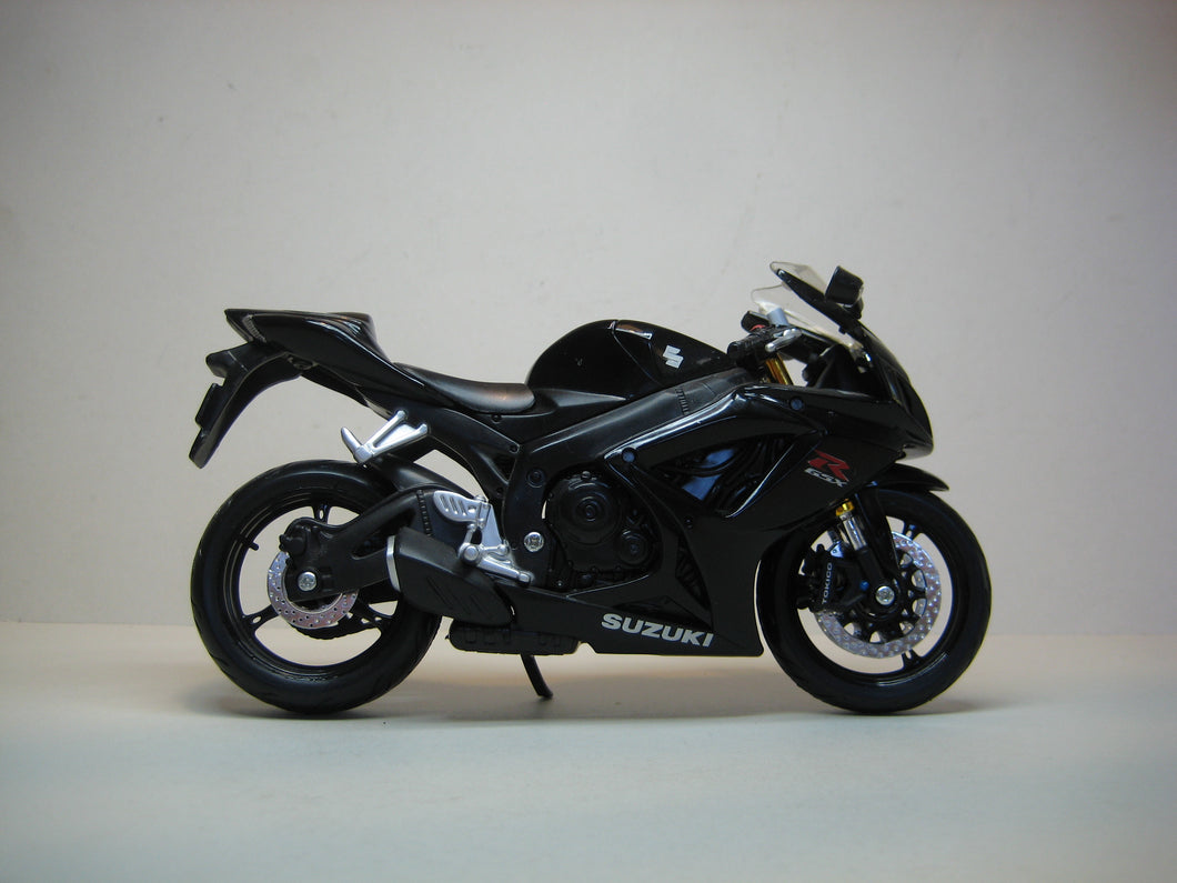 Suzuki R-GSX. Maisto 1:12