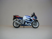 Indlæs billede til gallerivisning Suzuki R-GSX 750. Hot Wheels 1:18
