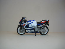 Indlæs billede til gallerivisning Suzuki R-GSX 750. Hot Wheels 1:18
