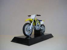 Indlæs billede til gallerivisning Suzuki RM-Z450. 2007. NewRay 1:18
