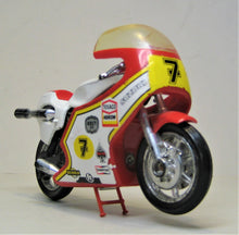 Indlæs billede til gallerivisning Suzuki RG 500. Barry Sheene. Matchbox. 1:20
