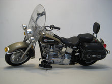 Indlæs billede til gallerivisning Harley Davidson Heritage Softail Classic. 2004. Ertl 1:10
