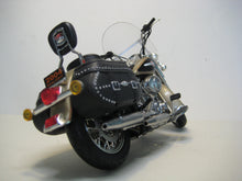 Indlæs billede til gallerivisning Harley Davidson Heritage Softail Classic. 2004. Ertl 1:10
