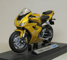 Indlæs billede til gallerivisning Triumph Daytona 675. Welly 1:18
