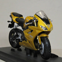 Indlæs billede til gallerivisning Triumph Daytona 675. Welly 1:18
