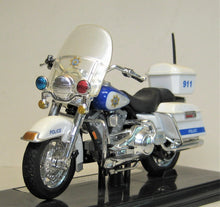 Indlæs billede til gallerivisning Harley Davidson FLHR Road King. Highway Patrol. Maisto 1:18
