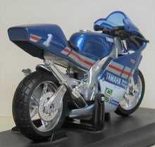 Indlæs billede til gallerivisning Yamaha TZ250M. Welly 1:18
