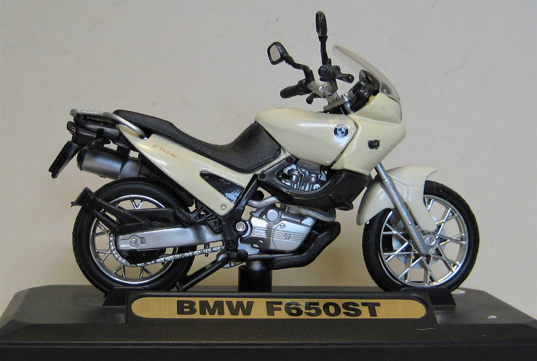 BMW F650ST. Redbox 1:18