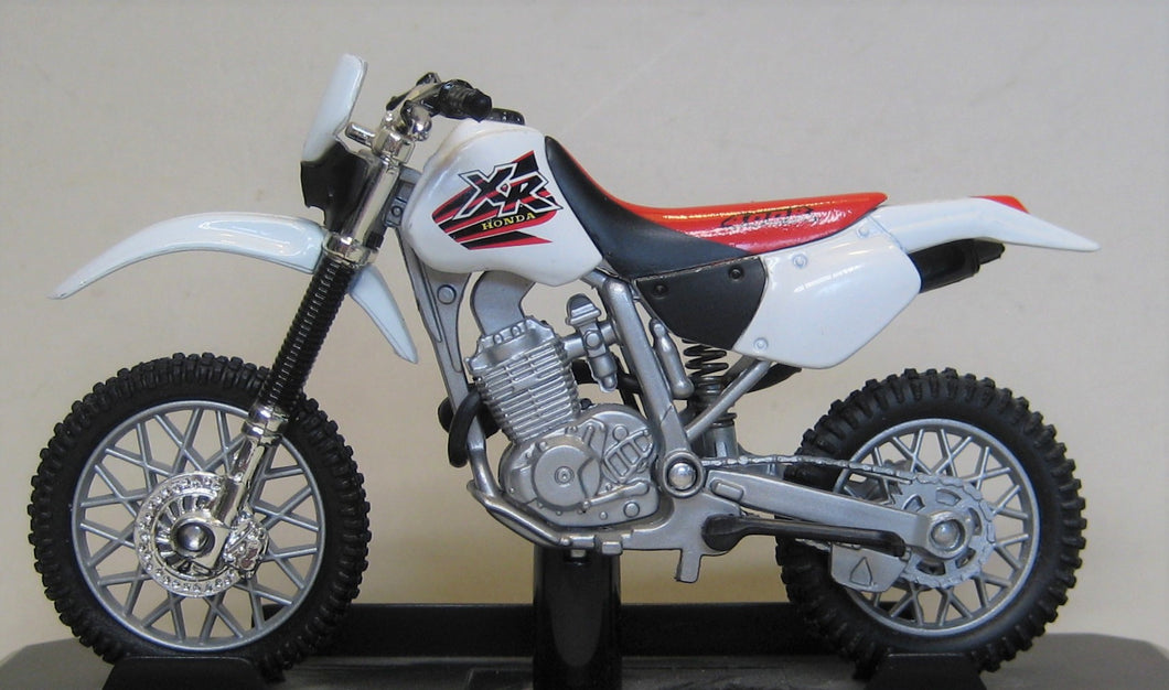 Honda XR 400R. Motor Max 1:18