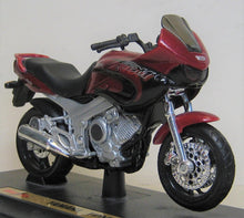 Indlæs billede til gallerivisning Yamaha TDM 850. Maisto 1:18
