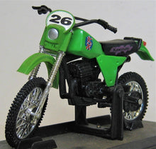 Indlæs billede til gallerivisning Kawasaki KX 250. Maisto 1:18
