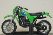 Indlæs billede til gallerivisning Kawasaki KX 250. 1974. Maisto 1:18
