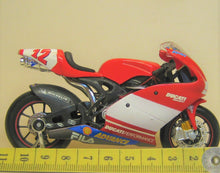 Indlæs billede til gallerivisning Ducati Desmosedici RR. 2004. Troy Bayliss. Maisto 1:18
